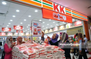 Harga gula di Malaysia sepatutnya mengalami penurunan selepas harga gula putih dunia menjunam.