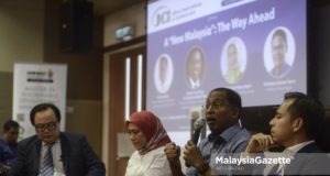Ahli Majlis Tertinggi UMNO, Datuk Seri Dr. Zambry Abdul Kadir bercakap pada forum ' A New Malaysia : The Way Ahead ' di Universiti Sunway, Petaling Jaya, Selangor. foto AFIQ RAZALI, 29 OGOS 2018.