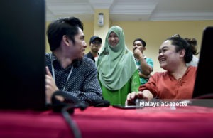 Isu miskin bandar jadi fokus Calon Pas, Dr. Halimah Ali beramah mesra dengan sebahagian pengamal media sempena kempen Pilihan Raya Kecil (PRK) N.32 Seri Setia di Pusat Media PRK Seri Setia, Hotel TH Kelana Jaya, Petaling Jaya. Selangor. foto FAREEZ FADZIL, 29 OGOS 2018.