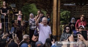 Bekas Perdana Menteri, Datuk Seri Najib Tun Razak dan isteri, Datin Seri Rosmah Mansor hadir pada Majlis Santai Merdeka anjuran Charm dan Pemantau Malaysia Baru di Tamn Botani, Kuala Lumpur. foto MALAYSIA GAZETTE, 31 OGOS 2018