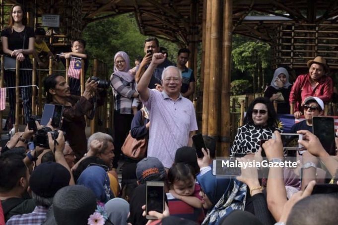 Bekas Perdana Menteri, Datuk Seri Najib Tun Razak dan isteri, Datin Seri Rosmah Mansor hadir pada Majlis Santai Merdeka anjuran Charm dan Pemantau Malaysia Baru di Tamn Botani, Kuala Lumpur. foto MALAYSIA GAZETTE, 31 OGOS 2018