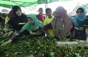 Walkabout Calon PAS – Jom Makan Buah-Buahan Tempatan