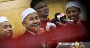 Ahli Parlimen Kubang Kerian, Datuk Tuan Ibrahim Tuan Man bercakap kepada media ketika menghadiri sesi perbahasan di Dewan Rakyat, Bangunan Parlimen, Kuala Lumpur. foto FAREEZ FADZIL, 16 OGOS 2018