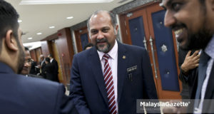 Menteri Komunikasi dan Multimedia, Gobind Singh Deo ketika menghadiri sesi perbahasan di Dewan Rakyat, Bangunan Parlimen, Kuala Lumpur. foto FAREEZ FADZIL, 16 OGOS 2018