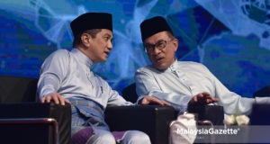 Mohamed Azmin bakal menjadi saingan sengit Anwar pada masa akan datang.