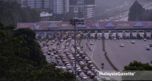 Menteri Kerja Raya, Baru Bian berkata, salah satu perkara yang diberi perhatian selepas menerima jawatan menteri ialah berkenaan penghapusan tol seperti yang dijanjikan.