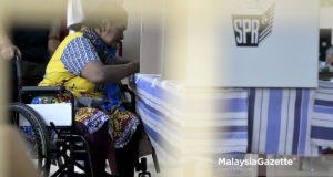 Peratusan keluar mengundi bagi kawasan pilihan raya kecil DUN Seri Setia agak perlahan dengan kadar direkodkan sebanyak 18 peratus sehingga jak 10 pagi ini.