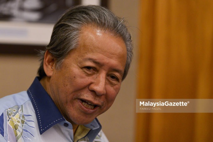 Bekas Menteri Luar Datuk Seri Anifah Aman hari ini mengesahkan keluar daripada UMNO.