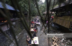 Daily Life – Makan Lamb BBQ Dalam Sungai Kemensah