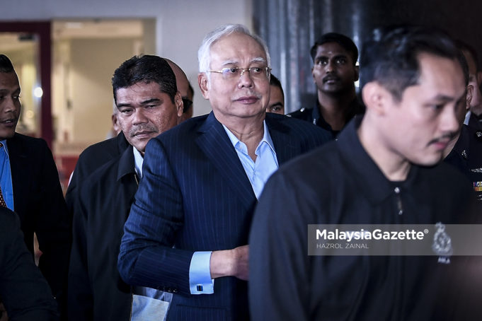 Bekas Perdana Menteri, Datuk Seri Najib Tun Razak tiba di Jabatan Siasatan Jenayah Komersial, Menara KPJ, Jalan Tun Razak untuk rakaman percakapan oleh pihak polis mengikut Akta Pencegahan Pengubahan Wang Haram, Pencegahan Pembiayaan Keganasan dan Hasil Daripada Aktiviti Haram (AMLATFPUAA) 2001 di Kuala Lumpur. foto HAZROL ZAINAL, 20 SEPTEMBER 2018.