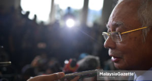 Bekas Perdana Menteri, Datuk Seri Najib Tun Razak bercakap kepada media ketika keluar dari Mahkamah Sesyen Kuala Lumpur selepas didakwa beberapa pertuduhan mengikut Seksyen 23(1) Akta Suruhanjaya Pencegahan Rasuah 2009 berhubung kes 1Malaysia Development Bhd (1MDB) di Mahkamah Jalan Duta, Kuala Lumpur. foto FAREEZ FADZIL, 20 SEPTEMBER 2018
