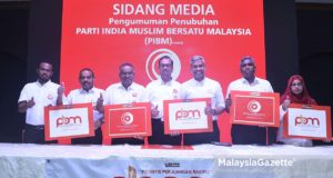 Presiden PIBM, Datuk Jamarulkhan MS Kadir (tengah) bergambar bersama barisan penaja pada sidang media Majlis Pelancaran Penubuhan dan Pembentukkan Parti Baharu dan memperkenalkan barisan penaja protem Parti India Muslim Bersatu Malaysia (PIBM) di WOW KL, MATIC, Kuala Lumpur. foto NOOR ASREKUZAIREY SALIM, 21 SEPTEMBER 2018