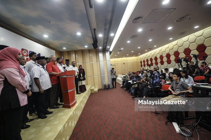 Setiausaha Agung UMNO, Tan Sri Annuar Musa bercakap pada sidang media mengenai perkembangan terkini dasar parti UMNO di Menara Dato Onn Pusat Dagangan Dunia Putra (PWTC), Kuala Lumpur. foto AFFAN FAUZI, 24 SEPTEMBER 2018
