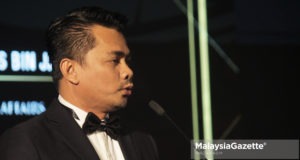 Timbalan Menteri Dalam Negeri, Datuk Mohd Azis Jamman.