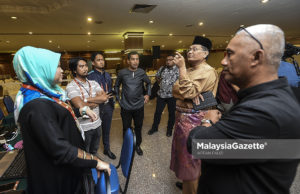 Ketua Penerangan UMNO, Datuk Shamsul Anuar Nasarah bercakap kepada media mengenai persiapan untuk menghadapi Perhimpunan Agung UMNO 2018 di Pusat Dagangan Dunia Putra (PWTC), Kuala Lumpur. foto AFFAN FAUZI, 28 SEPTEMBER 2018