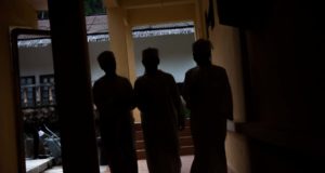 Seorang pengetua sebuah pusat tahfiz di Kepong, ditahan polis kerana dipercayai meliwat sembilan pelajar pusat tahfiz berkenaan.