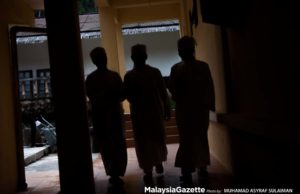 Seorang pengetua sebuah pusat tahfiz di Kepong, ditahan polis kerana dipercayai meliwat sembilan pelajar pusat tahfiz berkenaan.