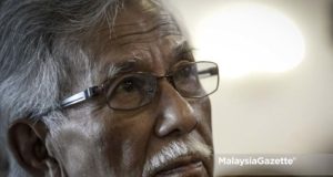 "Rakyat tak nak dengar pasal hutang, itu cerita lama. Tapi kerajaan perlu perbetulkan, itu soal pengurusan" kata bekas Menteri Kewangan, Tun Daim Zainuddin.