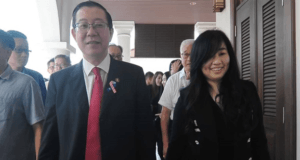 Menteri Kewangan Lim Guan Eng, yang juga bekas Ketua Menteri Pulau Pinang, dan ahli perniagaan Phang Li Koon dibebaskan oleh Mahkamah Tinggi di sini hari ini atas pertuduhan rasuah berhubung pembelian sebuah banglo di bawah nilai pasaran.