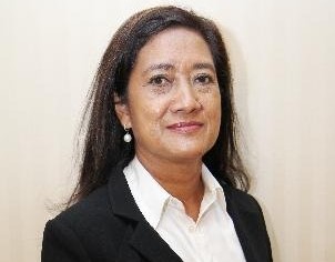 Dr. Hasnita Hashim, pemilik Doktor Falsafah dalam bidang Fizik Nuklear dari Universiti Oxford merupakan seorang pakar aktuari.