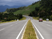 Kos Pan Borneo sebanyak RM16.5b bukan jumlah sebenar Projek Lebuhraya Pan Borneo yang sedang giat dilaksanakan bukan sahaja bakal memudahkan pengguna jalan raya di Sarawak, malah sebuah kampung di Batu 36, Jalan Bintulu-Miri di sini bakal memiliki masjid baharu kesan positif pembangunan projek itu.