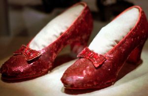 Kasut batu rubi Judy Garland sudah ditemui