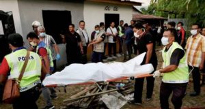 Mayat Faridah Hashim, 63, ditemukan menantu lelakinya pada jam 2.30 petang semasa mencari ibu mertuanya di sekeliling kawasan rumah.