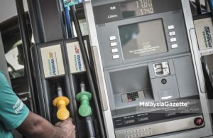 Kementerian Perdagangan Dalam Negeri dan Hal Ehwal Pengguna (KPDNHEP) Johor memberi jaminan bekalan petrol dan diesel di negeri ini mencukupi.