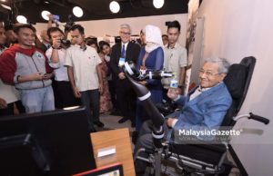 Tun Mahathir dan Tun Siti Hasmah di Persidangan Sulung Hari Warga Emas Sedunia 2018