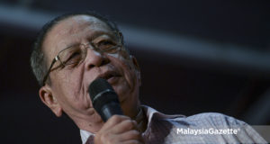 Penasihat DAP, Lim Kit Siangrucap pada Ceramah Mega Pakatan Harapan Dun Lukut sempena Pilihan Raya Kecil (PRK) P.132 Port Dickson di Bilik Gerakan Dun Lukut, Port Dickson, Negeri Sembilan. foto SYAFIQ AMBAK, 10 OKTOBER 2018.