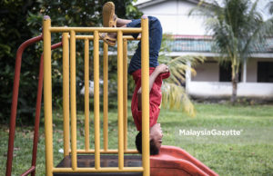 Daily Life – Aksi Senggayut