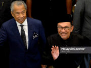 Anwar dan Muhyiddin dititah menghadap Agong 4.30 petang Menteri Dalam Negeri, Tan Sri Muhyiddin Yassn bersama Datuk Seri Anwar Ibrahim menuju ke Dewan Rakyat di Bangunan Parlimen, Kuala Lumpur. foto IQBAL BASRI, 15 OKTOBER 2018.