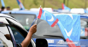PKR tidak akan mempertimbangkan untuk menerima bekas pemimpin UMNO untuk menyertai parti itu walaupun sudah ada permintaan daripada beberapa pemimpin parti berkenaan, kata presidennya, Datuk Seri Anwar Ibrahim.
