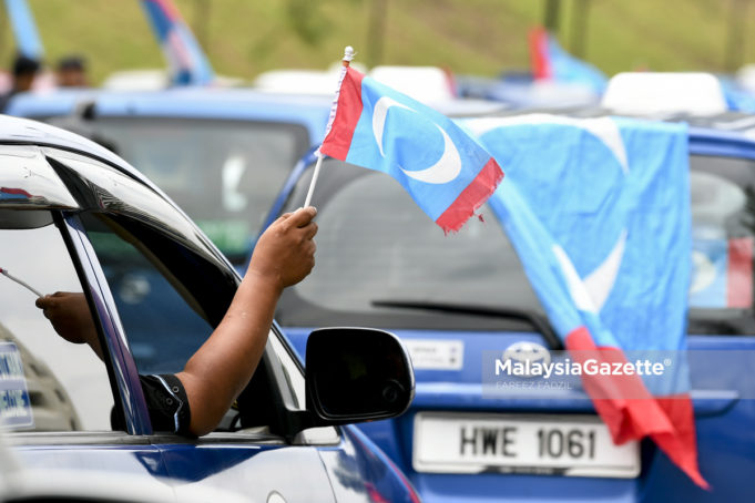 PKR tidak akan mempertimbangkan untuk menerima bekas pemimpin UMNO untuk menyertai parti itu walaupun sudah ada permintaan daripada beberapa pemimpin parti berkenaan, kata presidennya, Datuk Seri Anwar Ibrahim.