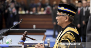 Isu ponteng sesi Dewan Rakyat akhirnya mendapat perhatian Yang Dipertua Dewan Rakyat, Datuk Mohamad Ariff Md. Yusof apabila membuat ketetapan agar menteri atau timbalan menteri menghadiri sesi soal jawab selepas ini.