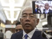hli Parlimen Padang Terap, Datuk Seri Mahdzir Khalid bercakap kepada media ketika hadir pada sesi Dewan Rakyat di Bangunan Parlimen, Kuala Lumpur. foto AFIQ RAZALI, 17 OKTOBER 2018.