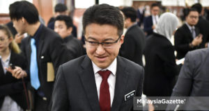 Timbalan Menteri Pertahanan yang juga Pengerusi DAP Johor, Liew Chin Tong ketika hadir pada Sidang Dewan Rakyat di Bangunan Parlimen, Kuala Lumpur. foto FAREEZ FADZIL, 18 OKTOBER 2018