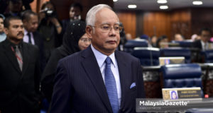 Ahli Parlimen Pekan, Datuk Seri Najib Tun Razak ketika hadir bagi mendengar pembentangan Rancangan Malaysia ke 11 (RMK11) di Dewan Rakyat, Bangunan Parlimen, Kuala Lumpur. foto FAREEZ FADZIL, 18 OKTOBER 2018