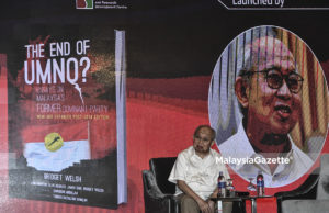 Presiden Jemaah Penasihat UMNO, Tengku Razaleigh Hamzah bercakap pada Pelancaran Buku "The End Of UMNO? Where is UMNO headed after GE14?" di AIAC Auditorium (KLRCA) Bangunan Sulaiman, Jalan Sultan Hishamuddin, Kuala Lumpur. foto AFFAN FAUZI, 20 OKTOBER 2018