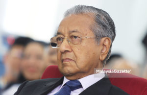 Dr Mahathir kecewa Najib tidak seperti bapanya Perdana Menteri, Tun Dr Mahathir Mohamad, berkata tawaran jaminan penerbitan bon Samurai oleh kerajaan Jepun kepada Malaysia akan memberi banyak faedah kepada negara terutama dalam mengurangkan beban kewangan dan dalam soal pembangunan.