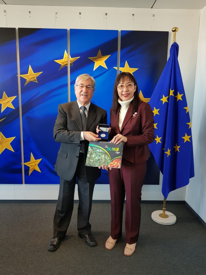 With Karmenu Vella European Commissioner-051018 (1)