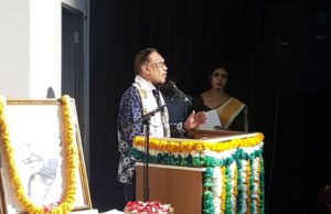 Datuk Seri Anwar Ibrahim berucap pada majlis sambutan memperingati 150 tahun kelahiran Mahatma Gandhi anjuran Pusat Kebudayaan India Netajhi Subash Chandra Bose di Brickfields