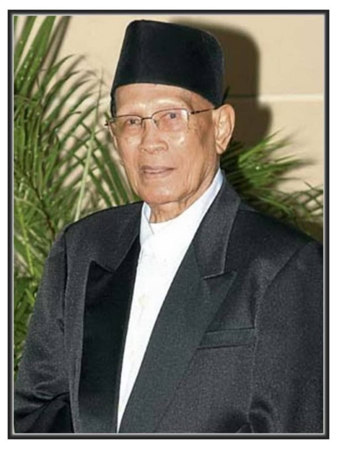 Tokoh agama, Tan Sri Hassan Azhari yang juga terkenal sebagai guru al-Quran, meninggal dunia di Hospital Kuala Lumpur (HKL) pukul 5.07 petang tadi.