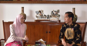 Timbalan Perdana Menteri Datuk Seri Dr Wan Azizah Wan Ismail memulakan lawatan kerja sehari beliau ke Indonesia pada Selasa dengan mengadakan kunjungan hormat ke atas Presiden Indonesia Joko Widodo.
