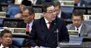 Menteri Kewangan, Lim Guan Eng berucap membentangkan Belanjawan 2019 di Dewan Rakyat, Parlimen, Kuala Lumpur. foto FAREEZ FADZIL, 02 NOVEMBER 2018