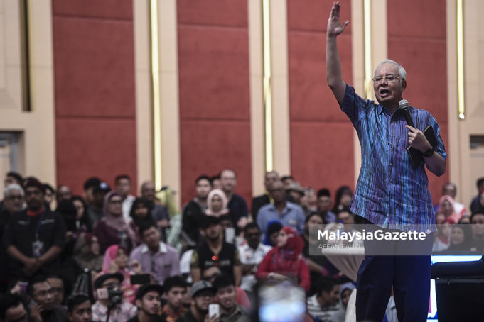 Bekas Perdana Menteri, Datuk Seri Najib Razak bercakap pada Majlis Santai Bersama Najib Razak di Dewan Tun Hussein Onn, Pusat Dagangan Dunia Putra (PWTC), Kuala Lumpur. foto AFFAN FAUZI, 03 NOVEMBER 2018.