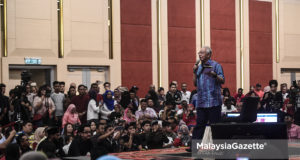 Bekas Perdana Menteri, Datuk Seri Najib Razak bercakap pada Majlis Santai Bersama Najib Razak di Dewan Tun Hussein Onn, Pusat Dagangan Dunia Putra (PWTC), Kuala Lumpur. foto AFFAN FAUZI, 03 NOVEMBER 2018.