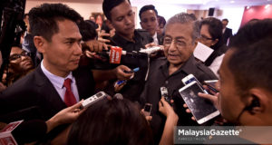Perdana Menteri, Tun Dr. Mahathir Mohamad bercakap kepada media pada Majlis Pelancaran Not Emas Harapan hasil inisiatif Poh Kong di Yayasan Kepimpinan Perdana, Putrajaya. foto FAREEZ FADZIL, 08 NOVEMBER 2018.