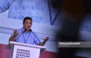 Azmin gesa Anwar teliti semula lantikan jawatan utama