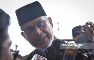 Papan tanda bahasa Cina, itu keputusan kerajaan negeri – Khalid Samad
